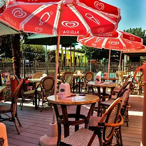 4* Vakantiepark Happy Camping Village